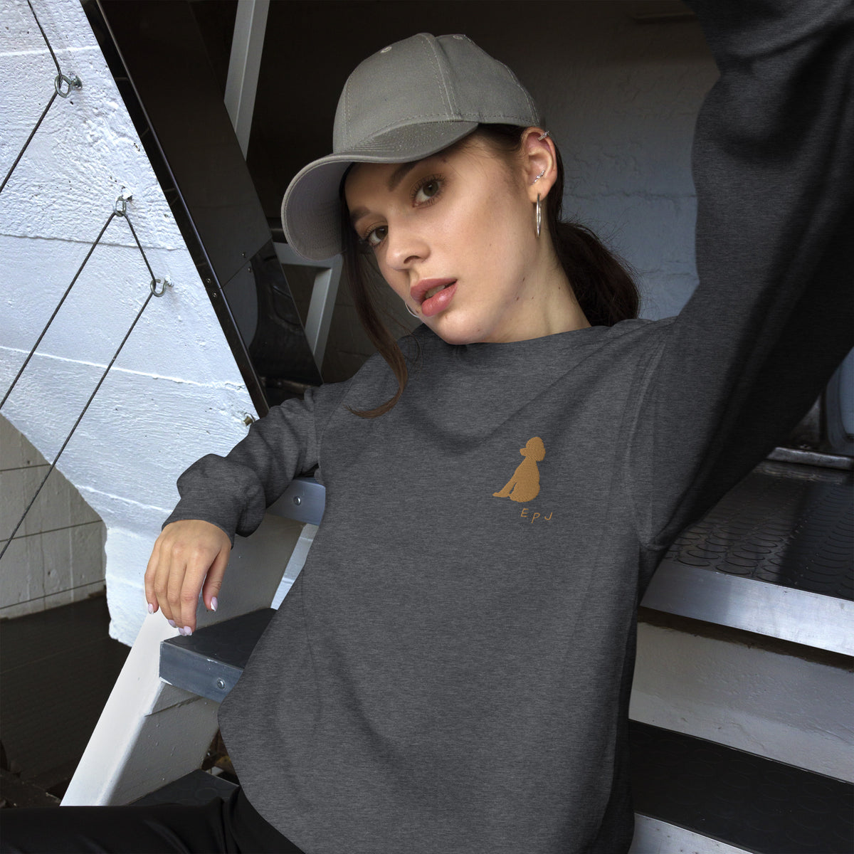 Sudadera unisex caniche cuerpo bordado