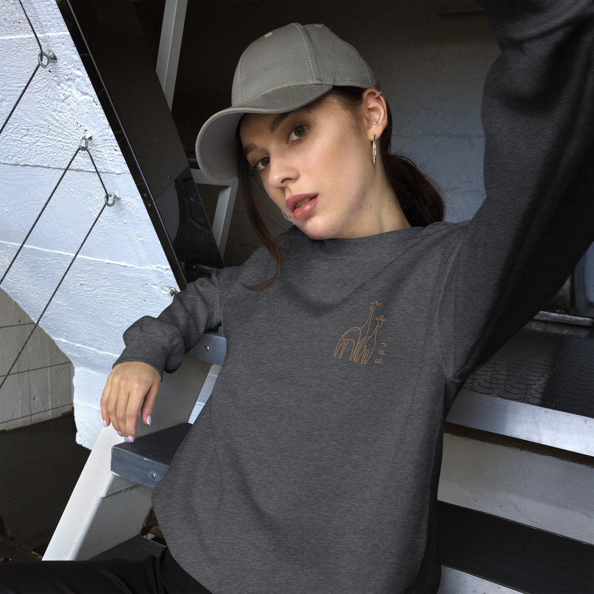 Sudadera unisex jirafas bordadas