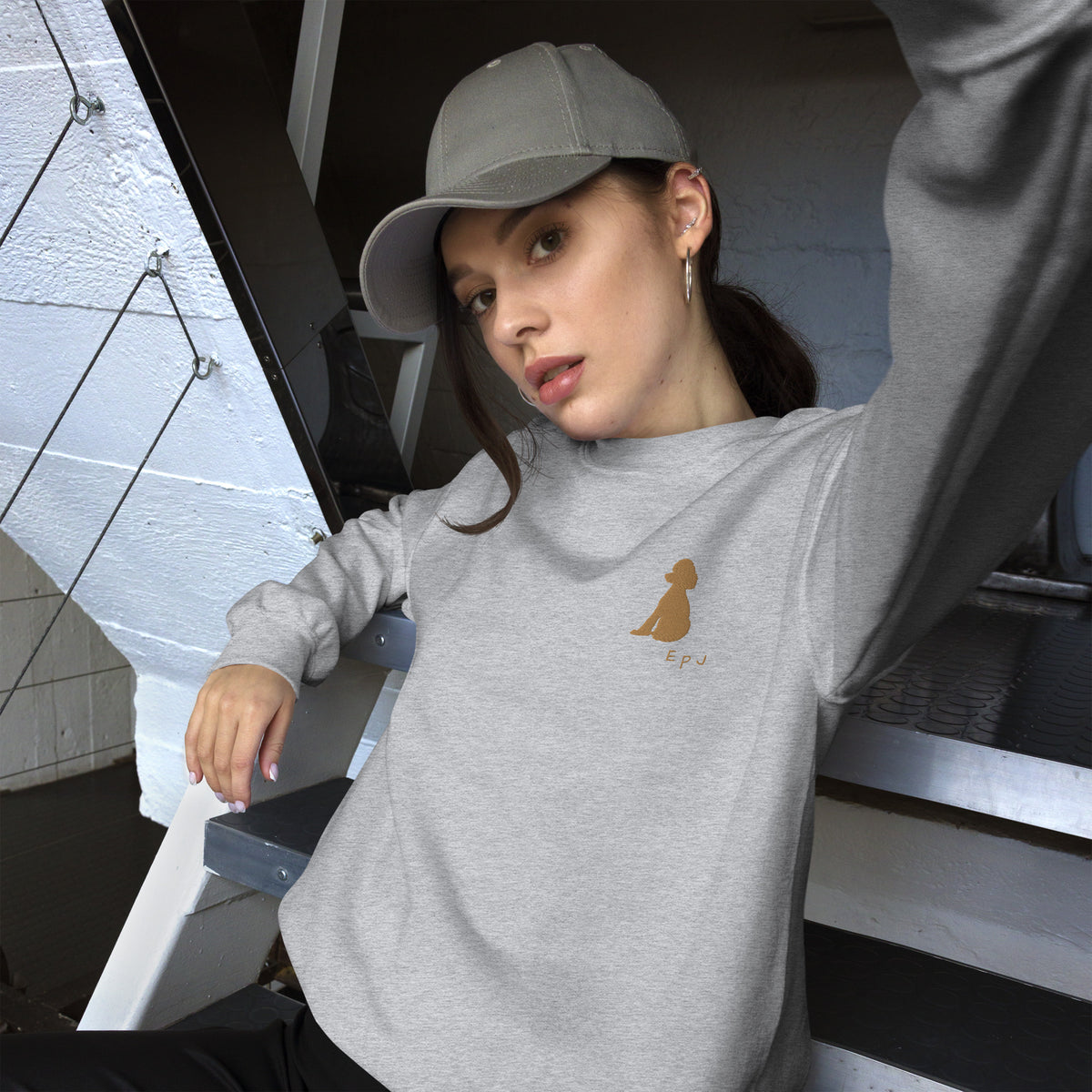 Sudadera unisex caniche cuerpo bordado