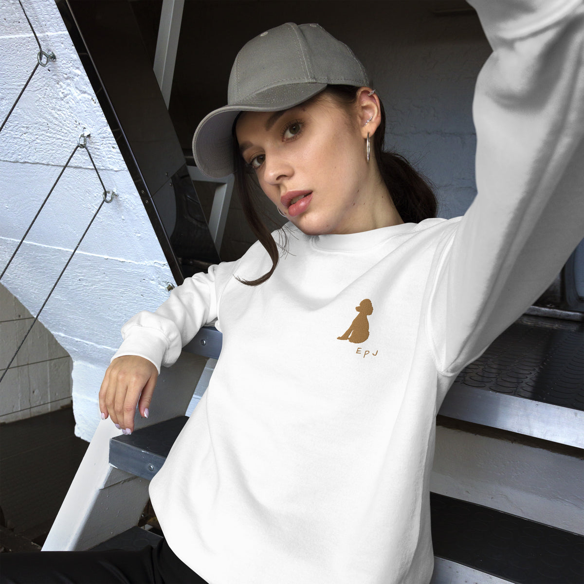 Sudadera unisex caniche cuerpo bordado